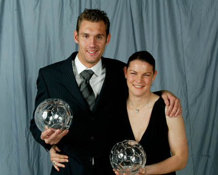Årets målvakt Andreas Isaksson och Caroline Jönsson