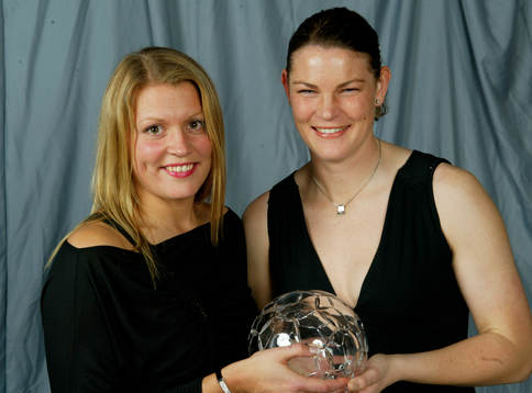 Karolina Westberg, årets back och Caroline Jönsson,