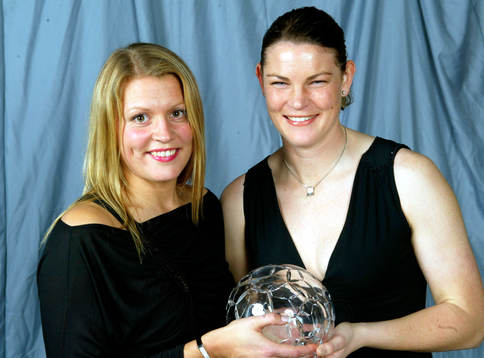 Karolina Westberg, årets back och Caroline Jönsson,