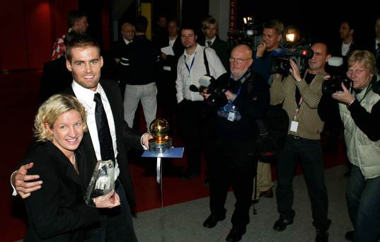 Diamantbollsvinnaren Victoria Svensson och Olof Mellberg,