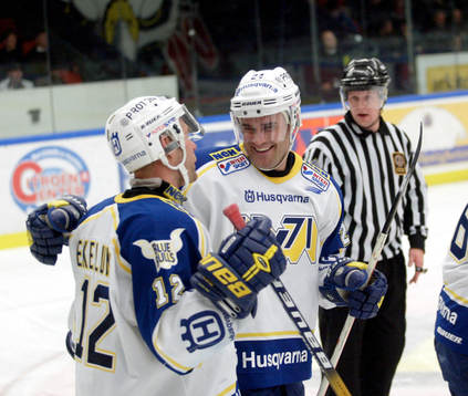 Peter Ekelund och Ola Thorwalls, HV71. Jubel