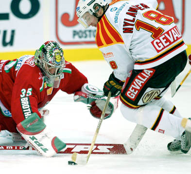 Peter Nylander, Brynäs testar Henrik Lundqvist, Frölunda