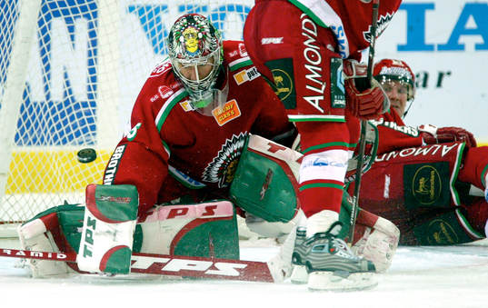 Henrik Lundqvist, målvakt, Frölunda,  höll nollan