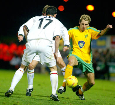 Darren Huckerby, Norwich och Jamie Hand, Watford