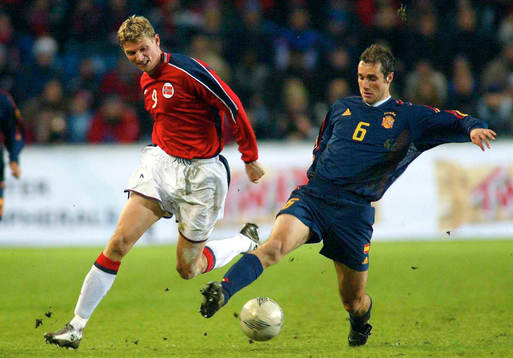 Tore Andre Flo, Norge och Ivan Helguera, Spanien
