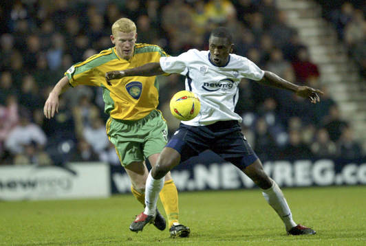 Dickson Etuhu - Preston och Gary Holt - Norwich