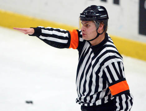 Timo Favorin, domare, Finland