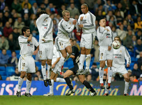 Frispark, f.v Figo, Solari, Beckham, Ronaldo och Cambiasso.