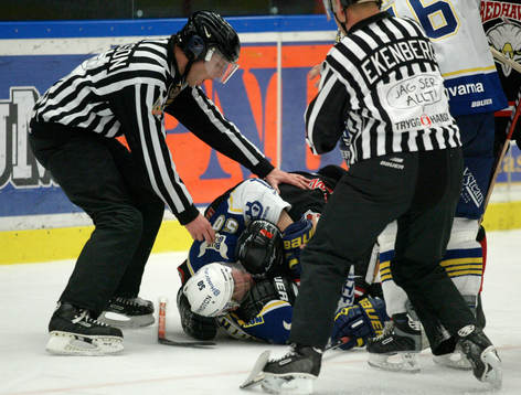 Morgan Claesson, domare. Slagsmål, bråk