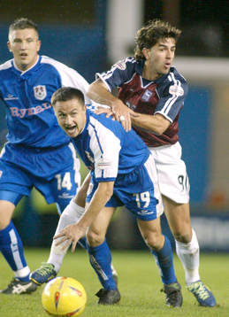 Dennis Wise och Pablo Counago i närkamp