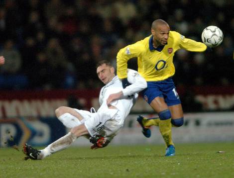 Thierry Henry, Arsenal och Nicky Hunt, Bolton
