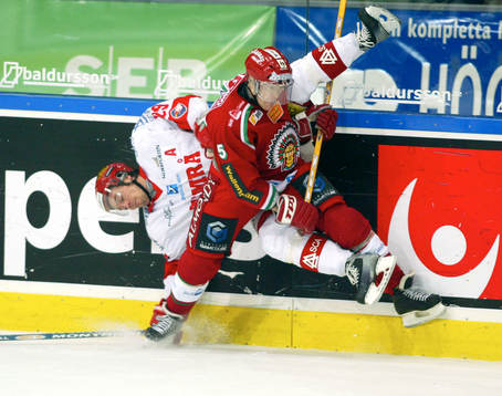 Jan-Axel Alavaara, Frölunda vänder upp och ner på Marcus