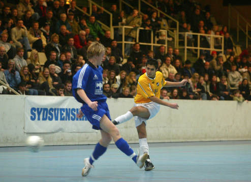 Fullsatt på läktaren när IFK Malmö laddar med ett