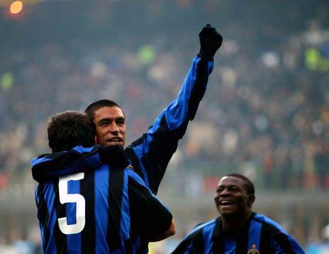 Ivan Cordoba, Inter jublar med Belozoglu Emre, Obafemi