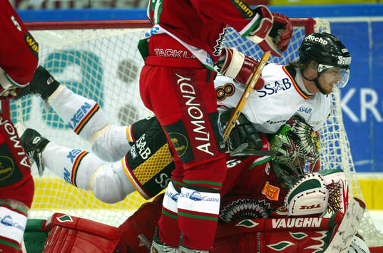 Jonas Röönqvist, Luleå gör mål bakom Henrik Lundqvist