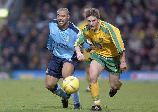 Paul McVeigh, Norwich och  Danny Cadamarteri, Bradford