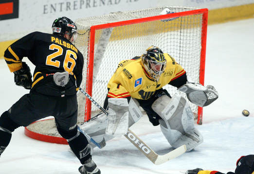 Mattias Pålsson, AIK och Erik Ersberg, målvakt, Västerås