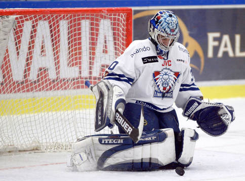 Fredrik Norrena, målvakt, Linköping räddar