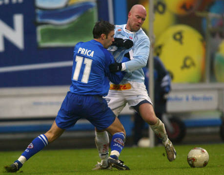 Rade Prica trycker undan Olof Persson