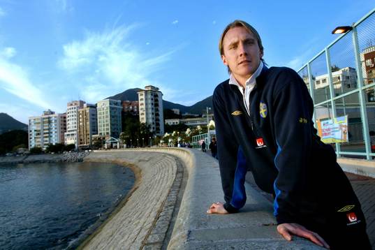Andreas Johansson,  med Hong Kong i bakgrunden