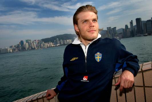 Johan Arneng,  med Hong Kong i bakgrunden