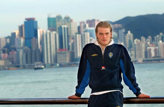 Johan Arneng,  med Hong Kong i bakgrunden