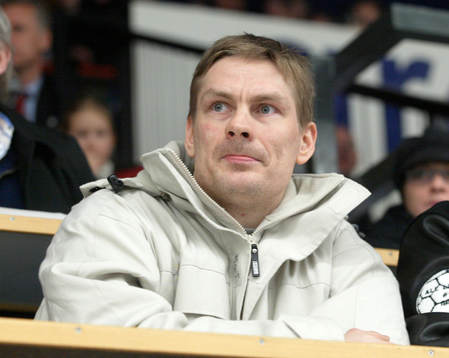 Linköpings målkung, Mikko Peltola, satt på läktaren i