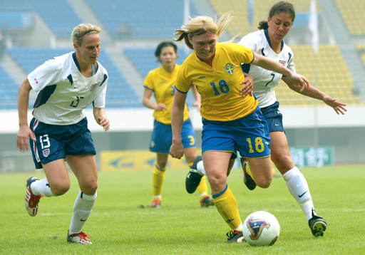 Förlust med 0-3  för Sverige. Frida Östberg, Sverige och
