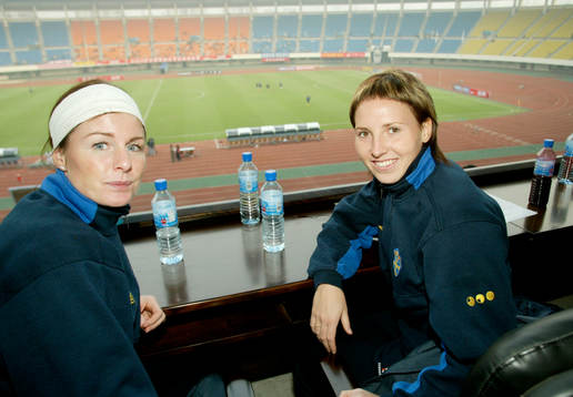 Förlust med 0-3  för Sverige. Malin Moström och Sofia