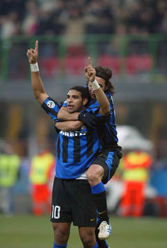 Inter - Siena: Adriano, Inter, jublar, jubel