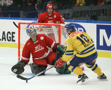 Jonathan Hedström, Sverige, utmanar Peter Hirsch,