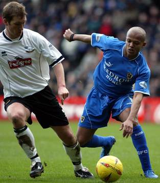 Robert Earnshaw , Cardiff och Chris Barker, Derby
