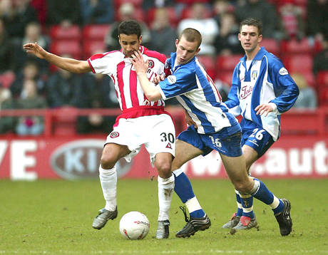 Football - Dries Boussatta, Sheffield och Rowan Vine,