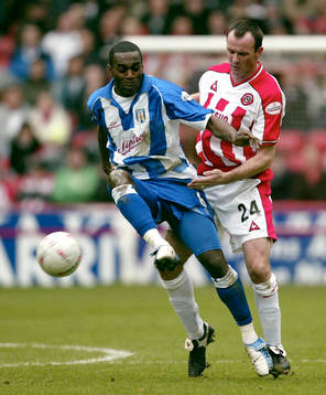 Thomas Pinault, Colchester och Mike Whitlow, Sheffield