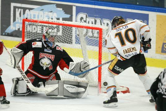 Linus Fagemo, Luleå utmanar Andreas Hadelöv, målvakt,