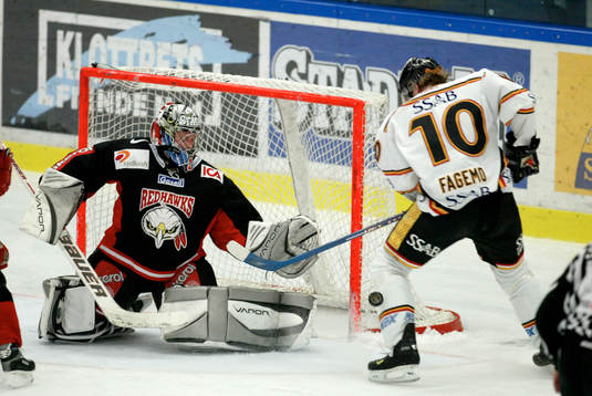 Linus Fagemo, Luleå utmanar Andreas Hadelöv, målvakt,