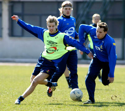 Pontus Farnerud i närkanp med Fredric Lundqvist, Sverige