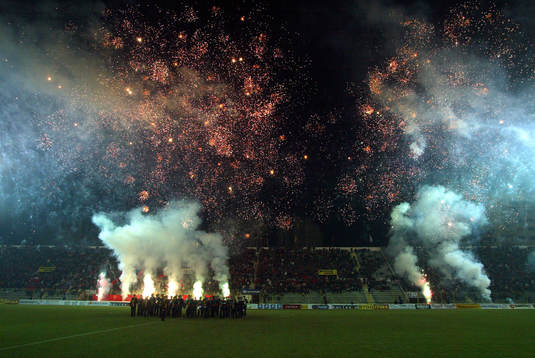 Qemal Stafa Stadion, fyrverkeri