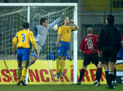 Albanien gör 2-1 bakom Andreas Isaksson, målvakt, Sverige