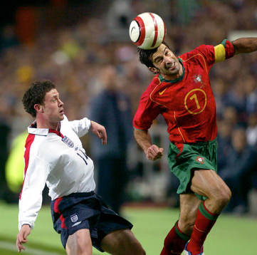 Wayne Bridge, England och Figo, Portugal