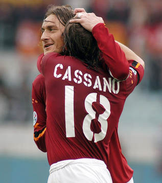 Roma - Siena: Francesco Totti och Cassano, Roma, jubel