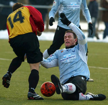 Patrik Andersson i närkamp