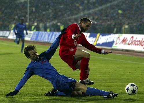 Michael Owen, Liverpool och Levskis Elin Topuzakov