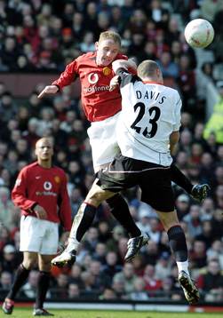 Nicky Butt, Manchester och Sean Davis, Fulham