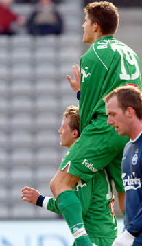 Erik Johansen och Nadir Benchenaa, Hammarby. Jubel