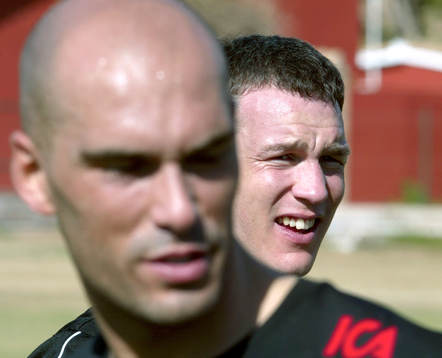 Patrik Andersson bakom Daniel Majstorovic