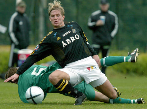 AIK - HamKam : Martin Åslund, AIK fälls