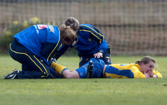 Emma Willhelmsson, Öster skadar sig