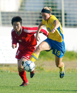 Bi Yan, Kina och Sara Thunebro, Sverige