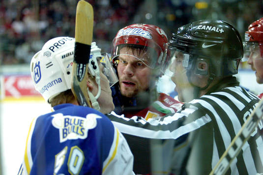 Ronnie Sundin, Frölunda är irriterad på "retstickan"